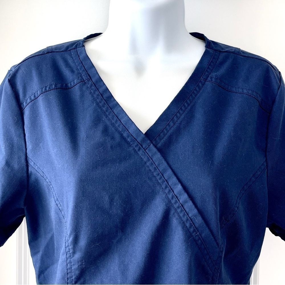 Navy Scrub Top! - Picture 3 of 4